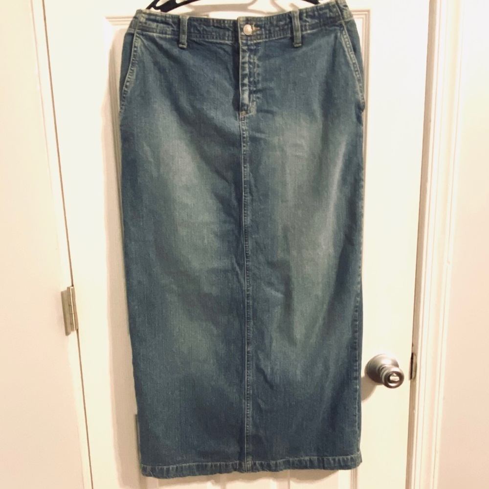 Old Navy Denim Maxi Skirt / Sz 6
